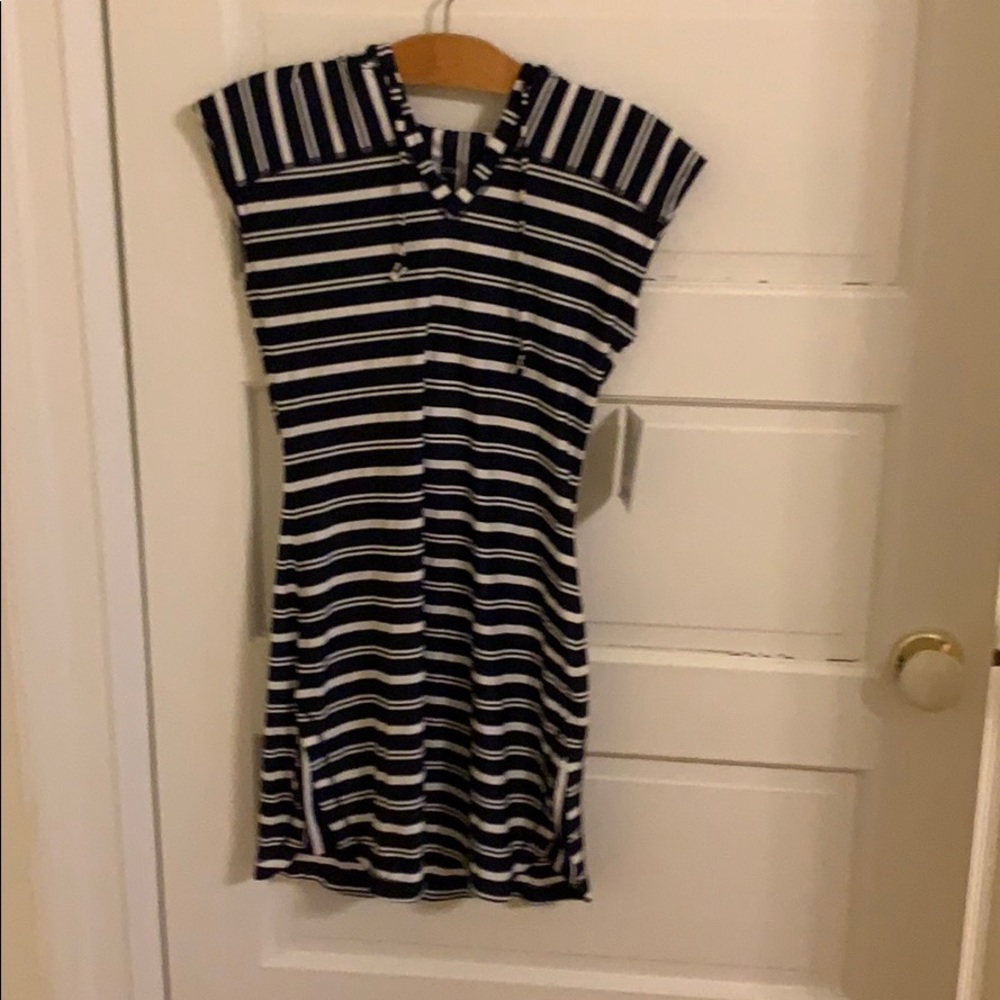 ‼️ Striped hooded coverup ‼️